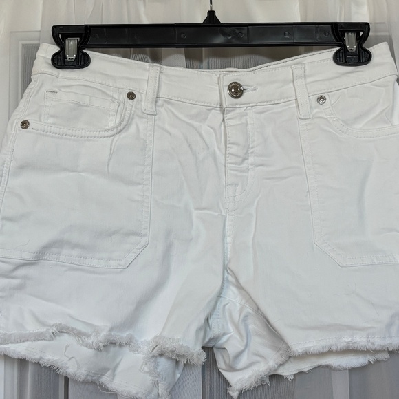 Tommy Ella Twill 4-Inch High-Rise Utility Shorts - Picture 1 of 8